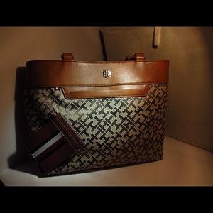 Tommy Hilfiger Purse + Free Card Holder